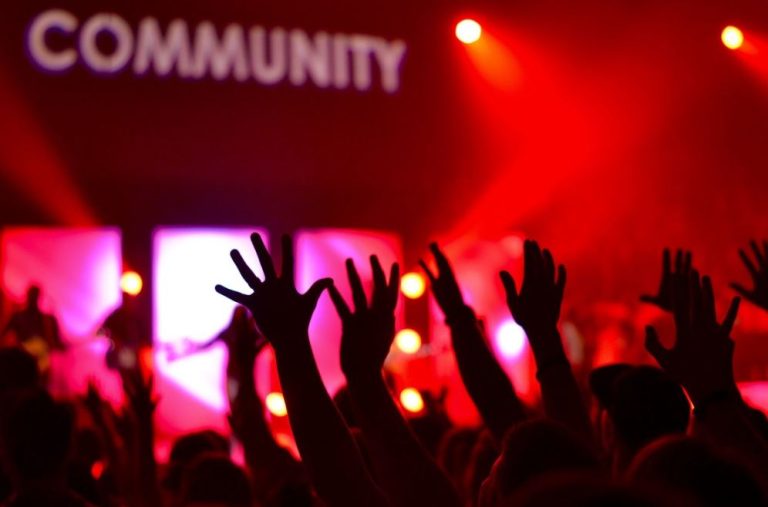 Inglaterra: Universitarios realizaron fiesta donde el único requisito era tener coronavirus