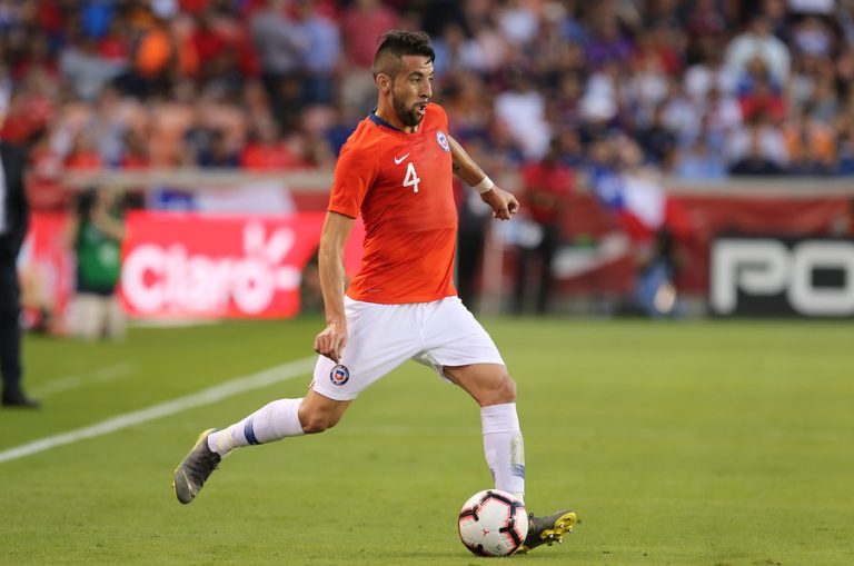 Isla podrá estar ante Colombia: Dio negativo por COVID-19