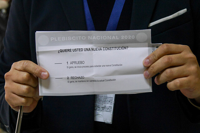 Encuesta Data Influye anticipa un 69% de apoyo al Apruebo y 61% Convención Constitucional