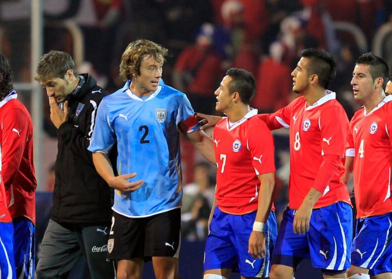 Hasta Diego Lugano le presta ropa a Chile: 