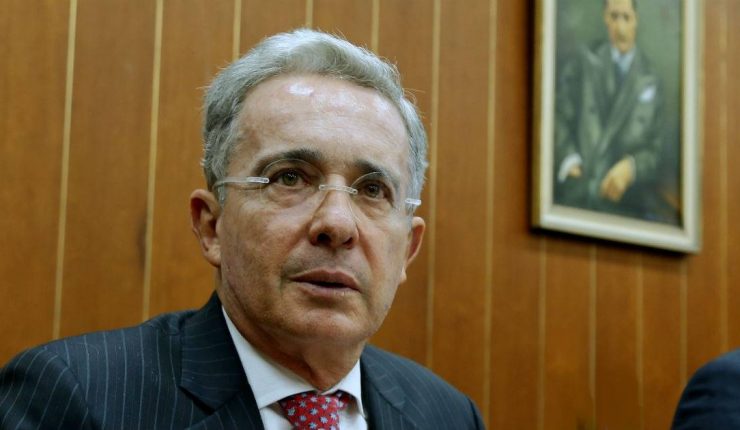 Dejan en libertad a ex presidente de Colombia, Álvaro Uribe: La medida es de inmediato y obligatorio cumplimiento
