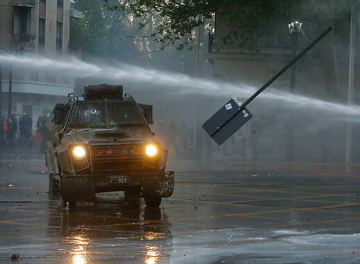 Nuevas manifestaciones en Plaza Italia y Puente Alto dejaron 9 detenidos, 4 de ellos menores de edad