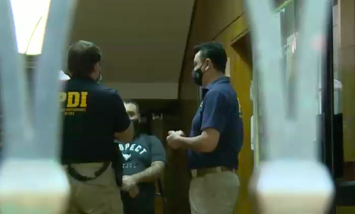 Reportan robo de computadores y documentos en edificio de la Seremi de Salud Metropolitana