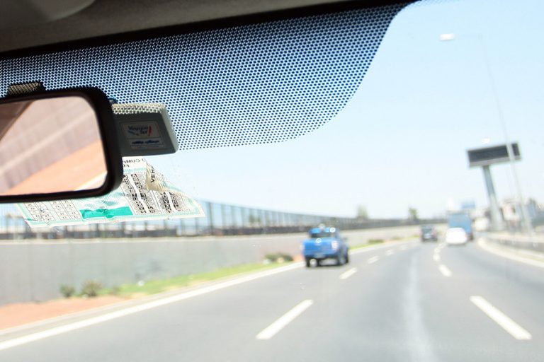 Así operan los estafadores que inscriben falsos TAG con documentos adulterados