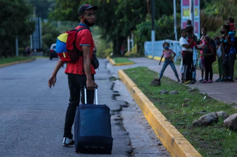 Informe de HRW revela abusos contra venezolanos que retornaron a su país durante la pandemia