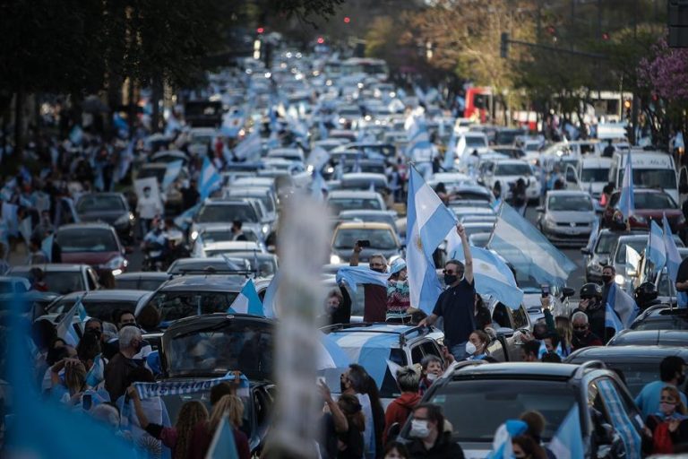 Manifestantes protestaron en distintos puntos de Argentina contra el gobierno de Alberto Fernández