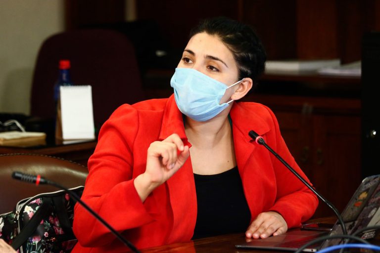 Bancada Comunista lamentó rechazo a la acusación constitucional contra Mañalich