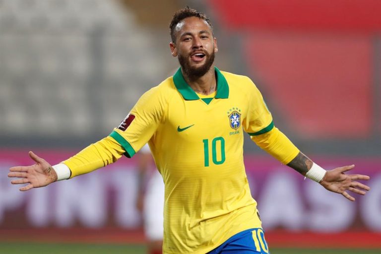 Ahora va por Pelé: Neymar superó a Ronaldo en la tabla de goleadores de Brasil