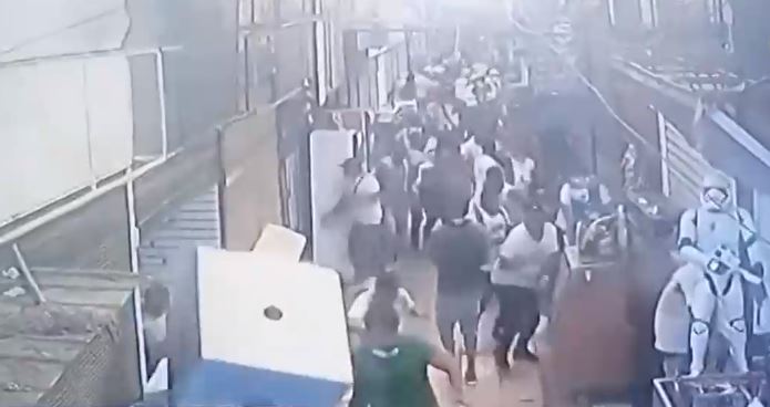 Pánico en el Persa Biobío: Hombre sacó una subametralladora UZI en medio de una pelea