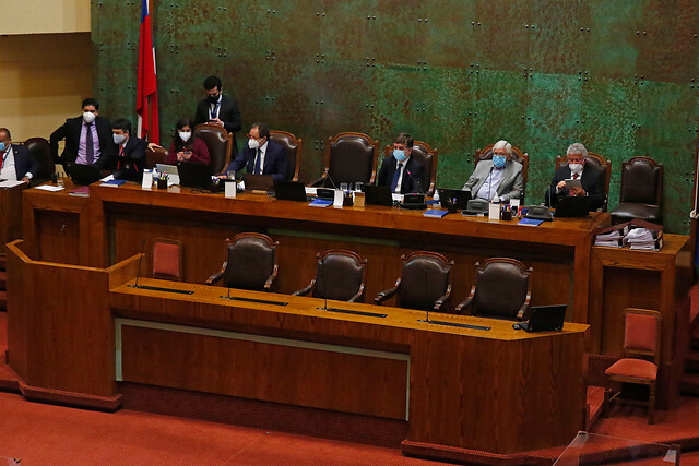 Reajuste del salario mínimo pasa a Comisión Mixta tras ser rechazado por la Cámara de Diputados