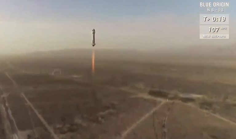 Cohete de turismo de Blue Origin llegó hasta el borde de la atmósfera y regresó exitosamente