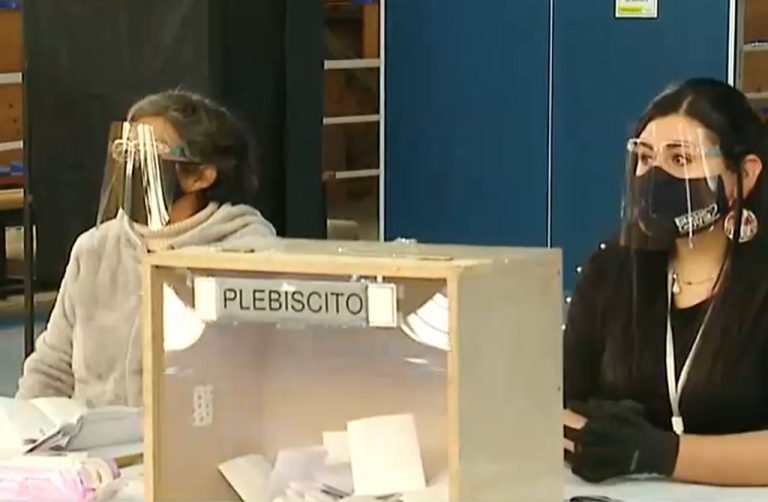 Servel y gobierno amplían excusas para vocal de mesa y presentan Visor Plebiscito Seguro