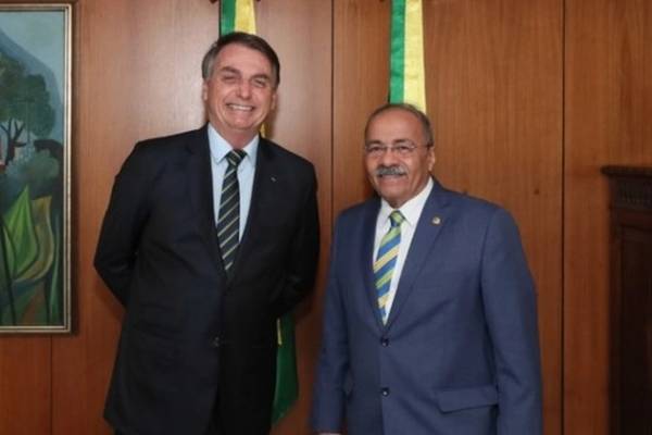 Senador brasileño fue encontrado con miles de reales en sus calzoncillos durante allanamiento