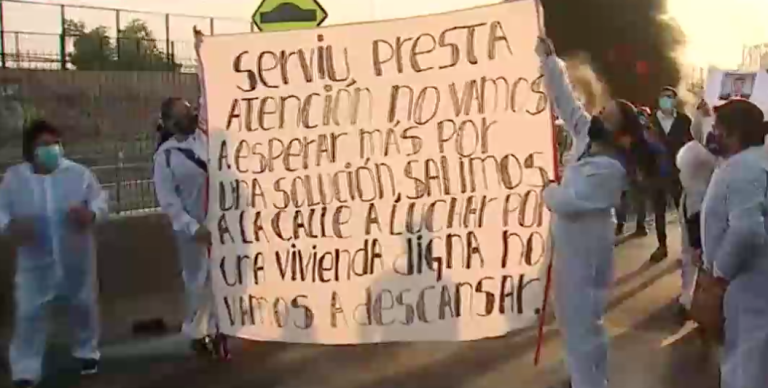 Cerca de 100 personas protestan y levantan barricadas en San Ramón