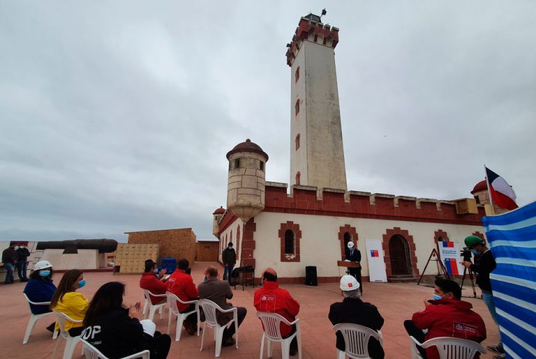 El deteriorado ícono de la ciudad se renueva: Comienzan labores de recuperación del Faro de La Serena
