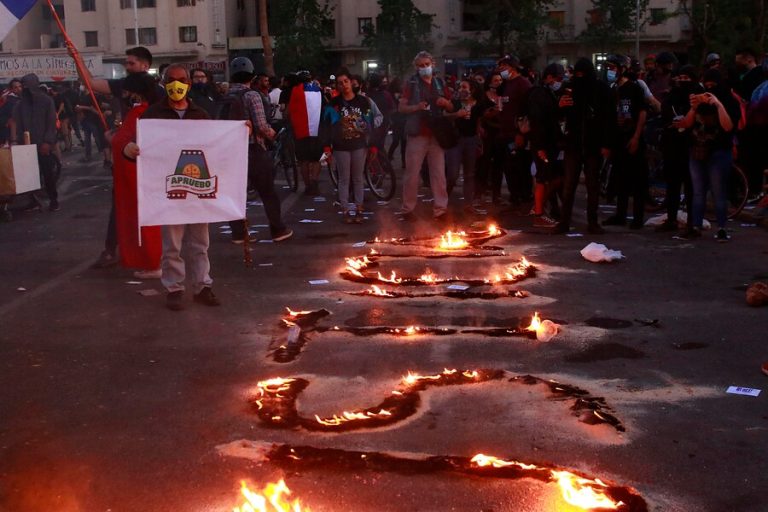 Reportan 23 detenidos en manifestaciones del viernes: Gobierno afirmó que Carabineros 