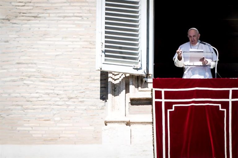 El Papa dice que pagar impuestos 