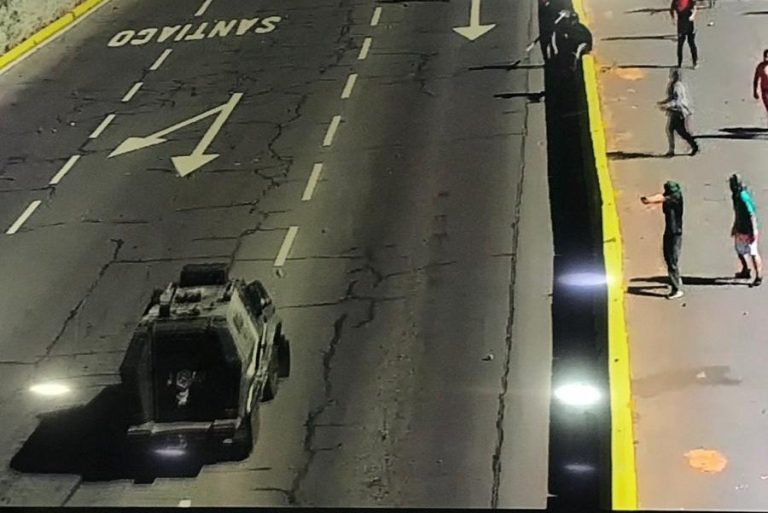 Carabineros denuncia que sujeto habría disparado hacia vehículo policial en Melipilla