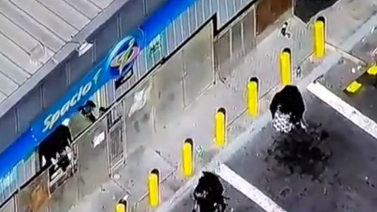 Se registra saqueo en local comercial del centro de Santiago