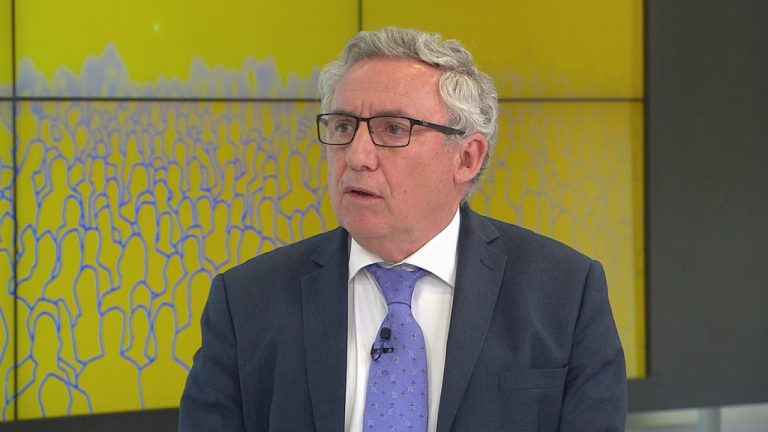 Rector Vivaldi cree que el sistema de educación chileno 