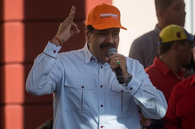 “La curva se aplanó”: Maduro anunció reapertura de clubes, playas y hoteles en Venezuela
