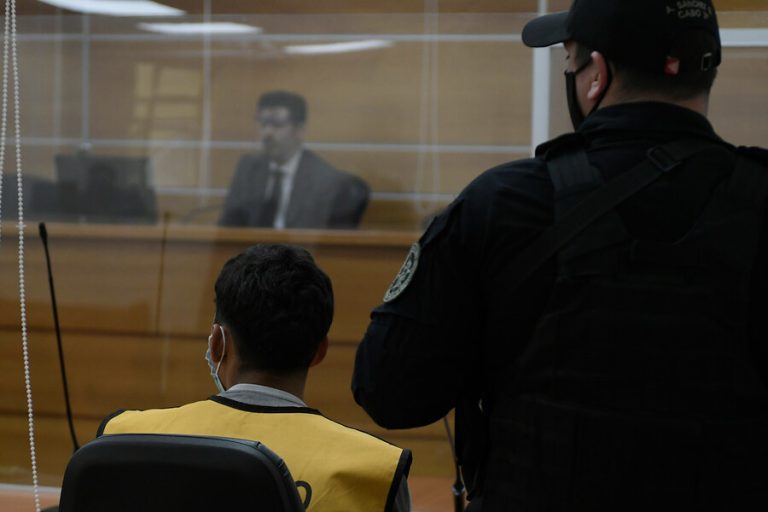 Calama: Adolescente que atropelló a carabinero quedó con internación provisoria