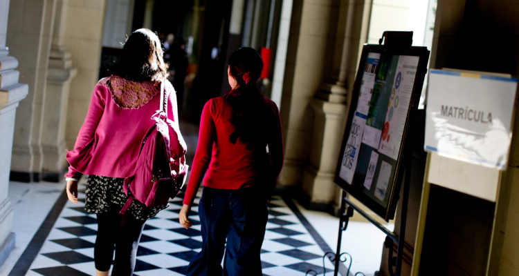 Conoce las becas y créditos para la Educación Superior a los que puedes postular hasta el 17 de noviembre