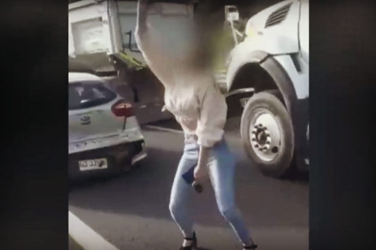 Camioneros realizaron encerrona a conductora en estado de ebriedad que iba con niños a bordo