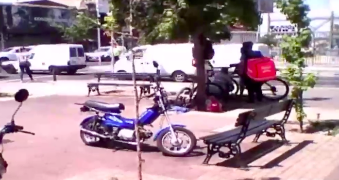 Sin patente ni licencia: El inescrupuloso engaño en la venta masiva de motocicletas en Santiago