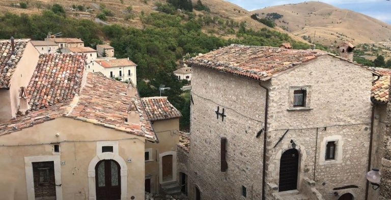 Pueblo italiano busca gente joven para que se mude: Pagará hasta casi US$10 mil mensual