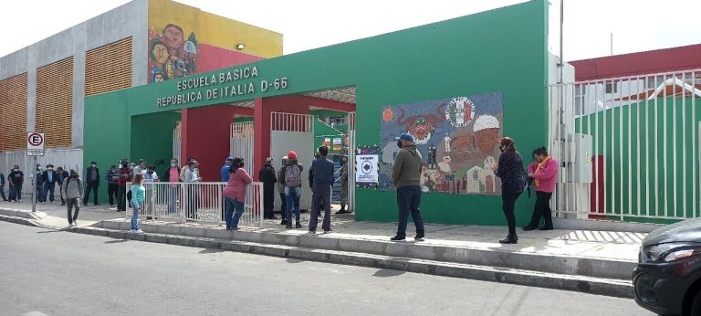 Hombre contagiado con COVID-19 fue a votar en Antofagasta y terminó detenido