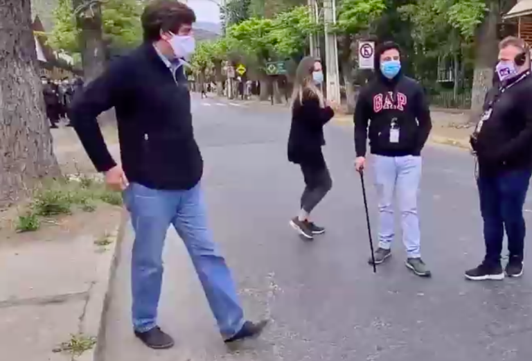 El particular insulto a Schalper a la salida de su local de votación: 