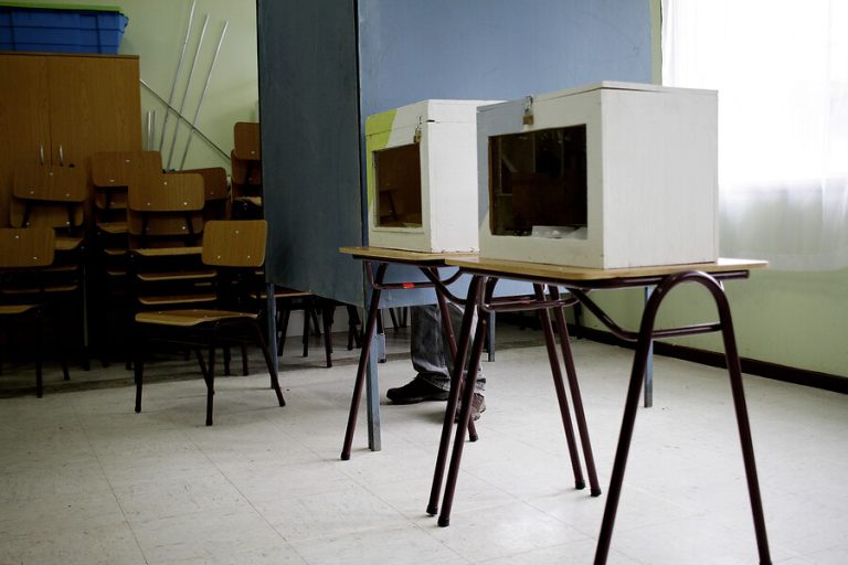 Un vocal de mesa se arrancó tras pedir permiso para ir al baño en Punta Arenas