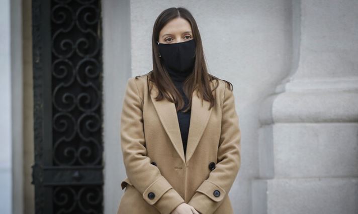 La reflexión de Camila Flores luego del triunfo del Apruebo: “Jamás ceder a las ideas y convicciones”