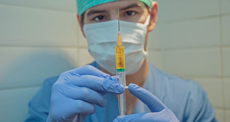 EpiVacCorona: Rusia comienza la producción de su segunda vacuna contra el coronavirus