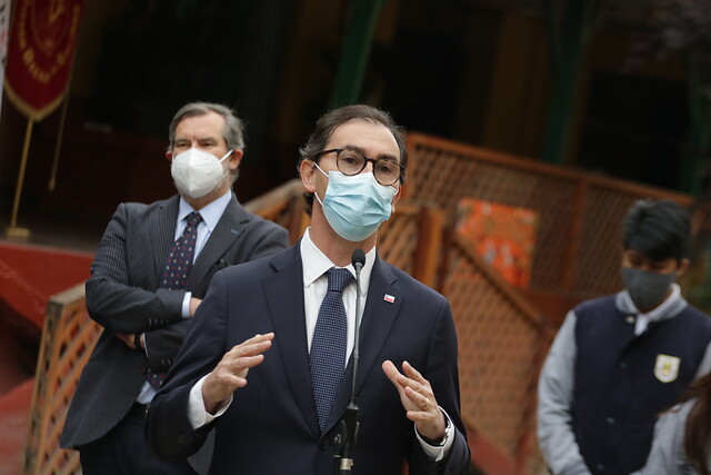 Ministro de Educación asegura que Colegio de Profesores rechazó participar en consejo por reapertura de colegios