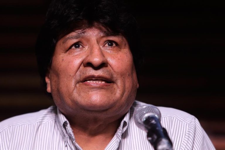 Evo Morales dice que volverá a Bolivia en noviembre a través de un paso fronterizo terrestre