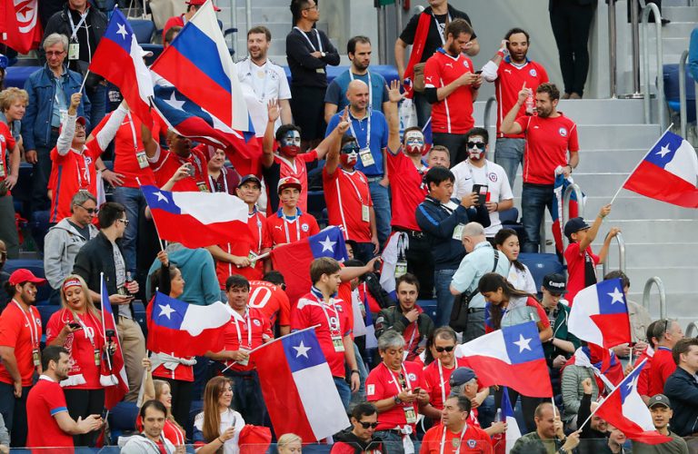 ¿Vuelve la Marea Roja? La ANFP solicitó jugar las Clasificatorias con público
