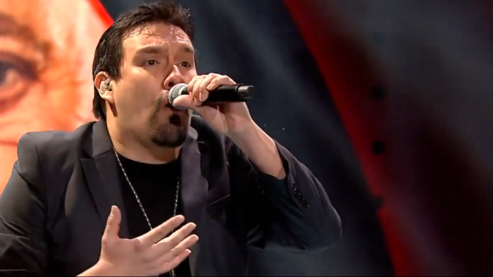 De alto impacto: Imitador de Tom Jones vuelve a realizar una impecable presentación