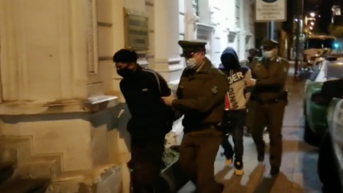 Tour delictual: Delincuentes cometieron seis robos en 40 minutos por diferentes comunas de Santiago