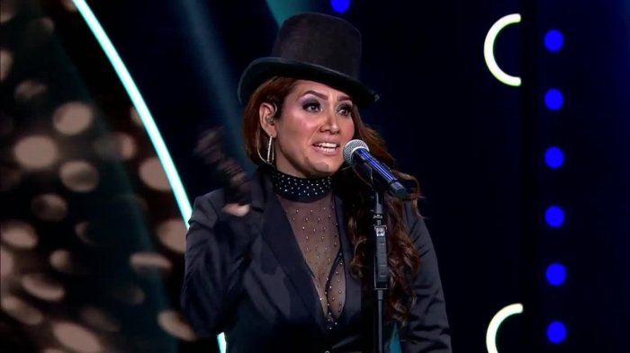 Gloria Trevi sorprendió con múltiples imitaciones durante su evaluación en el programa