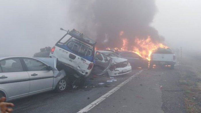 Provocó gran incendio: Choque múltiple en Ruta 5 Sur afectó al menos 12 vehículos