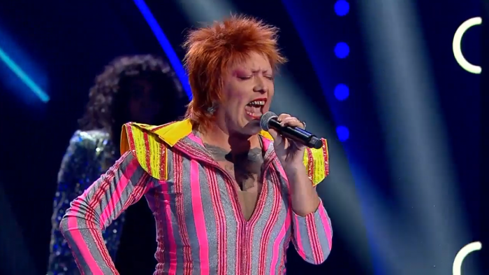 Imitador de David Bowie volvió a impactar al jurado con una delirante presentación