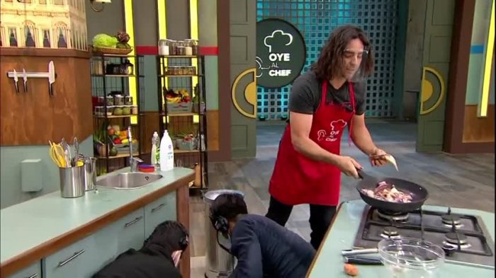 ¡Se echó la bomba! Cristián Riquelme tuvo un accidente en la cocina que causó risas