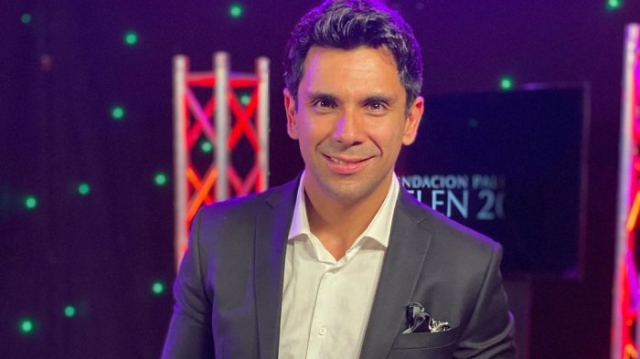 Como modelo de traje baño: Juan Pablo Queraltó compartió sexy foto veraniega mostrando su escultural físico