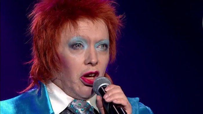 David Bowie corrigió su desafinación con una excelente interpretación