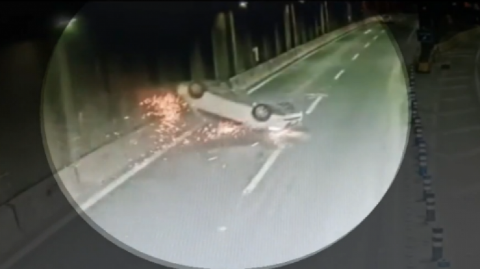 Delincuentes robaron automóvil en La Granja y volcaron en la Autopista Acceso Sur