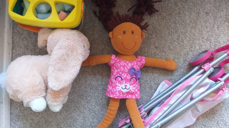 La larga espera de las mamás a las que aún no se les paga la retención del 10% por pensión de alimentos