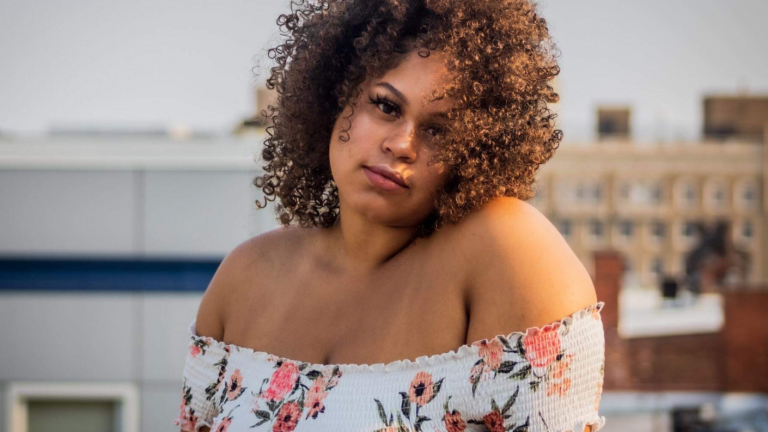 Viajó más de dos mil kilómetros para conocer a su novio de Internet y él la bloqueó antes de su aterrizaje