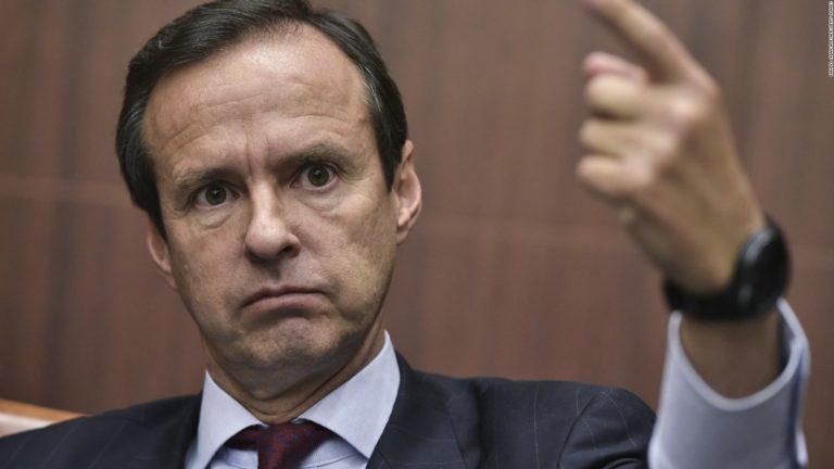 Tuto Quiroga retira a su candidatura a la presidencia de Bolivia a una semana de los comicios